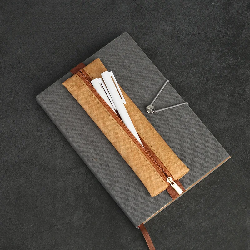 Leather Work Notepad - Portapenne con fascia elastica regolabile da
