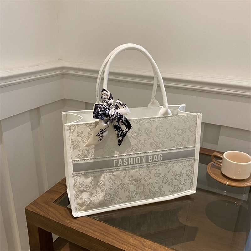 Borsa Tote Elegante di Lusso p - Leatherwork Letters recensione e prezzo