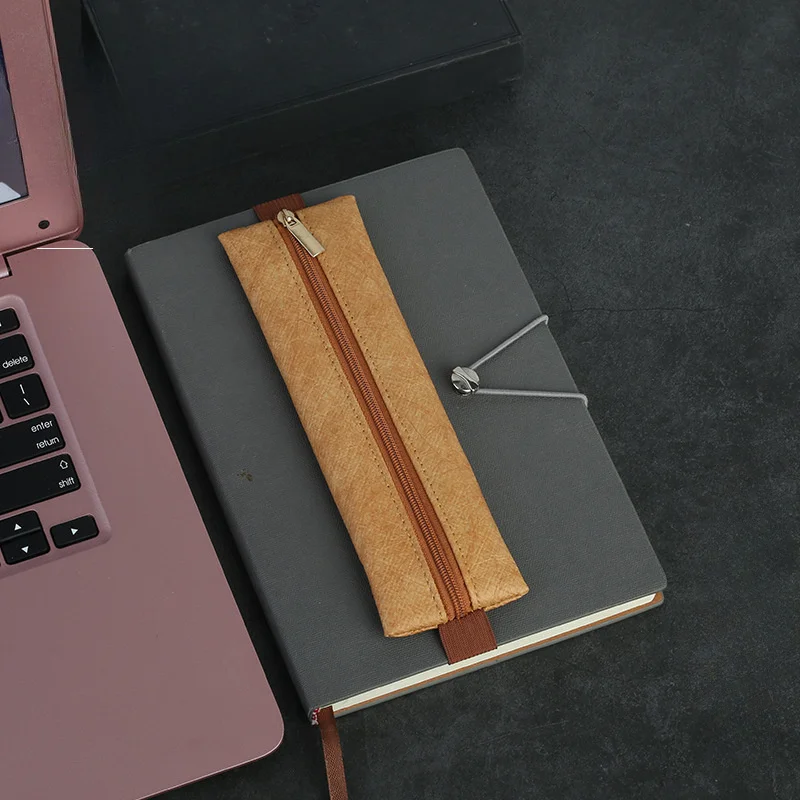 Portapenne con fascia elastica - Leather Work Notepad recensione e prezzo